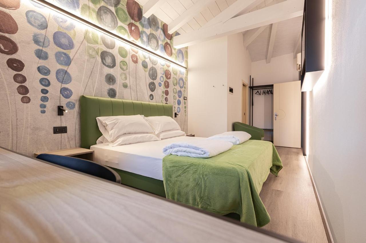 Hotel Lago Di Garda Μαλτσεζίνε Εξωτερικό φωτογραφία