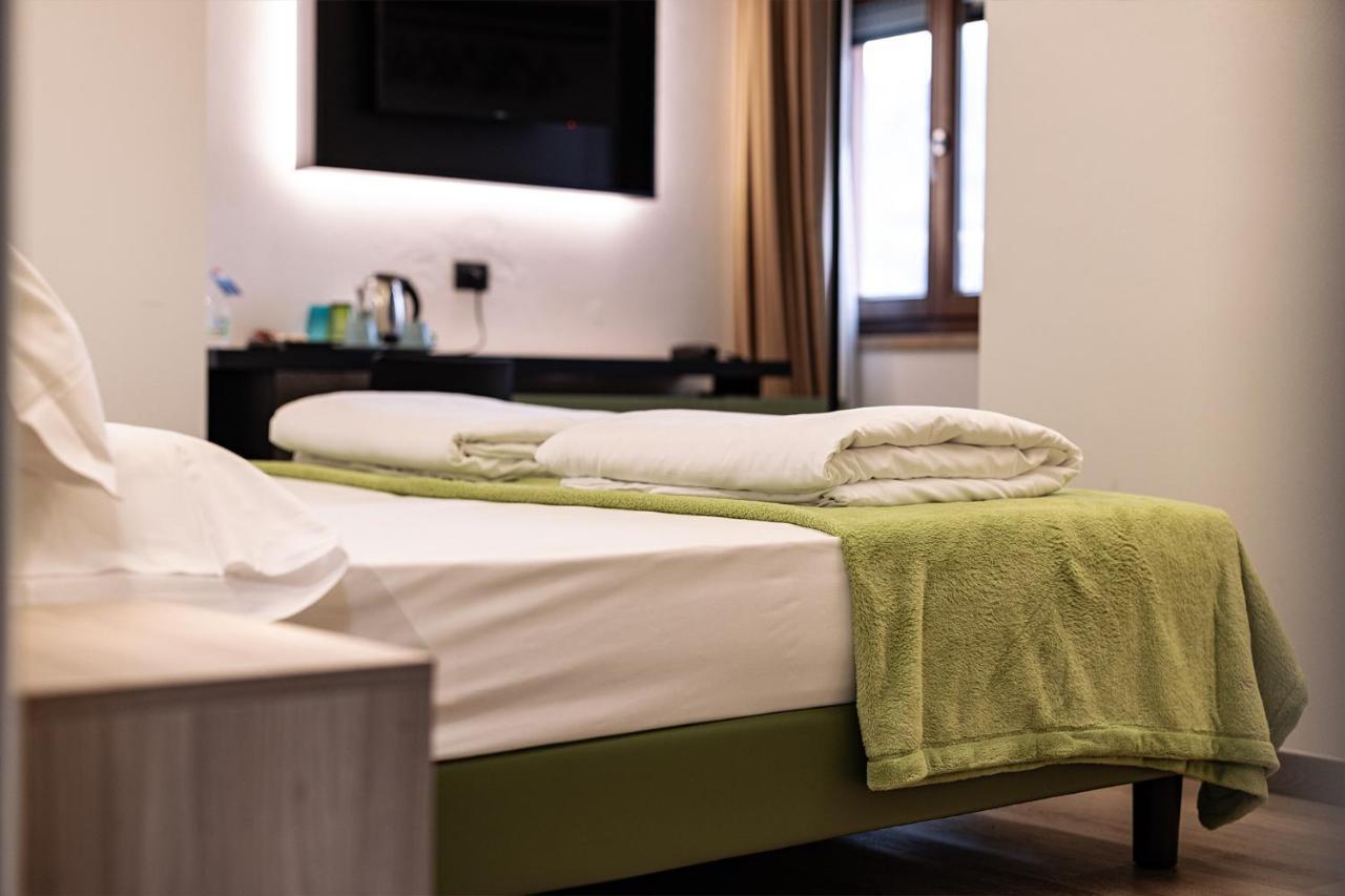 Hotel Lago Di Garda Μαλτσεζίνε Εξωτερικό φωτογραφία