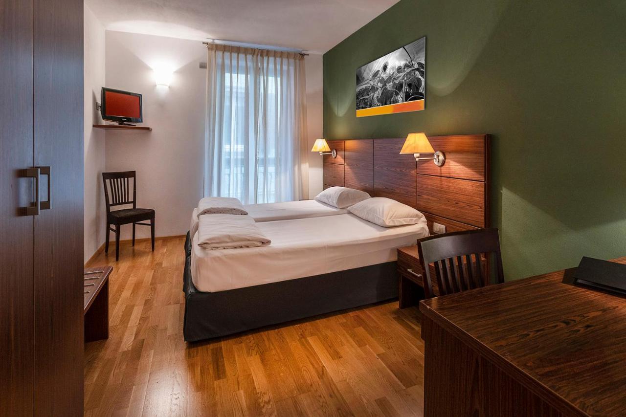 Hotel Lago Di Garda Μαλτσεζίνε Εξωτερικό φωτογραφία
