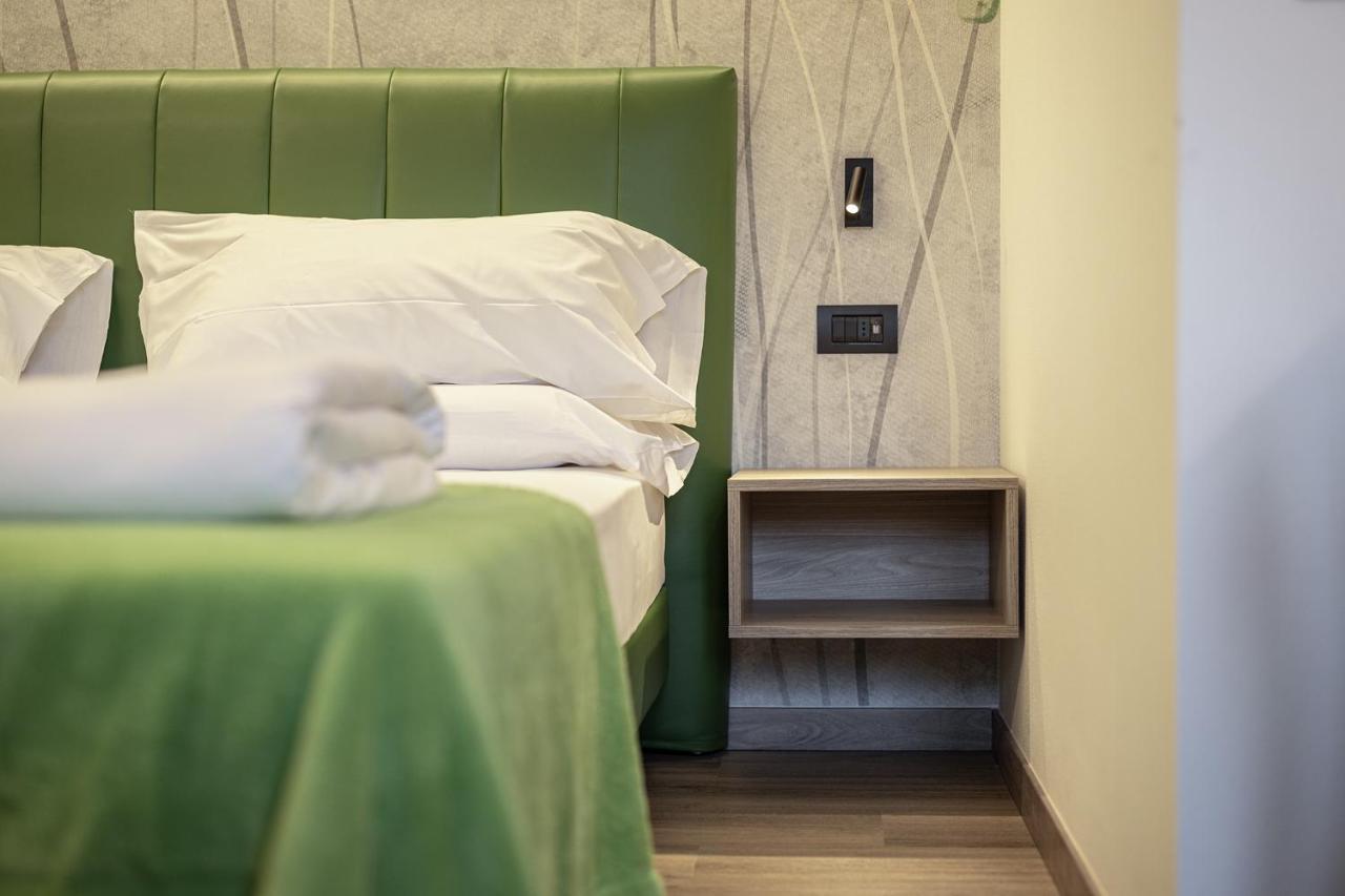 Hotel Lago Di Garda Μαλτσεζίνε Εξωτερικό φωτογραφία