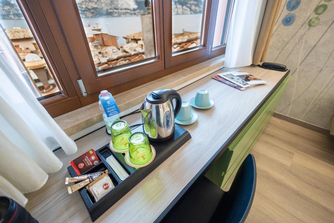 Hotel Lago Di Garda Μαλτσεζίνε Εξωτερικό φωτογραφία