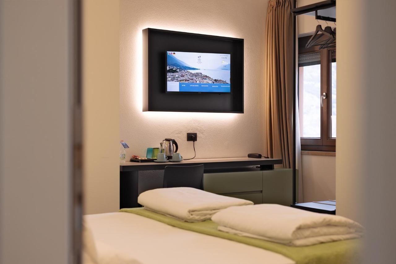Hotel Lago Di Garda Μαλτσεζίνε Εξωτερικό φωτογραφία