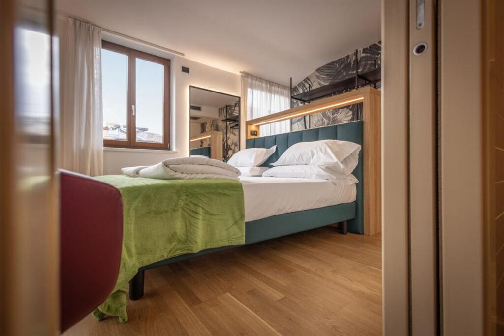 Hotel Lago Di Garda Μαλτσεζίνε Εξωτερικό φωτογραφία