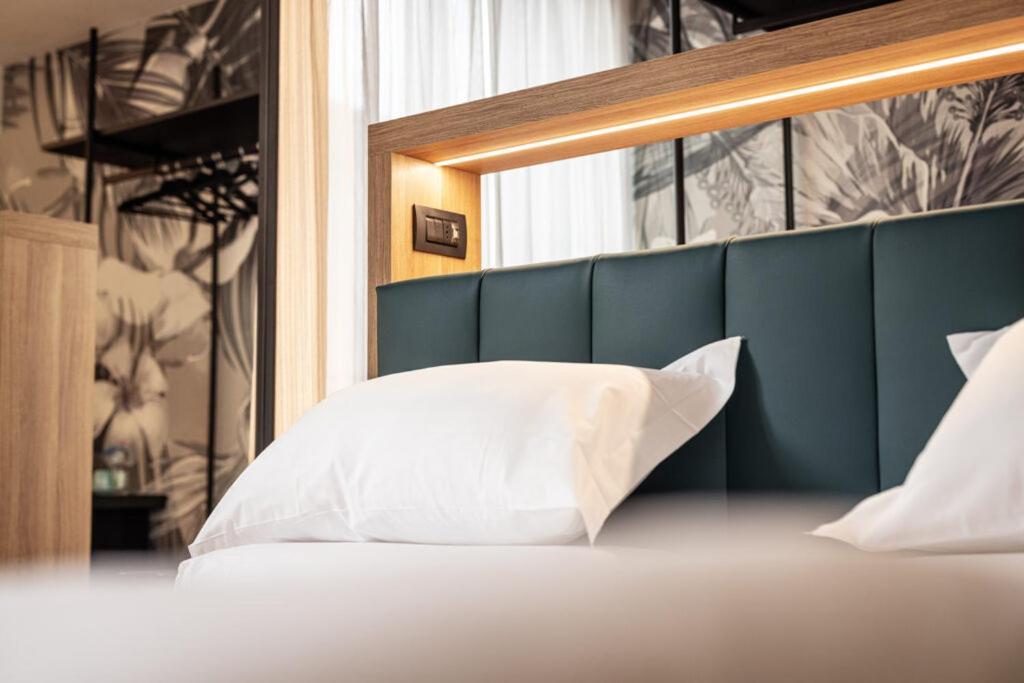Hotel Lago Di Garda Μαλτσεζίνε Εξωτερικό φωτογραφία