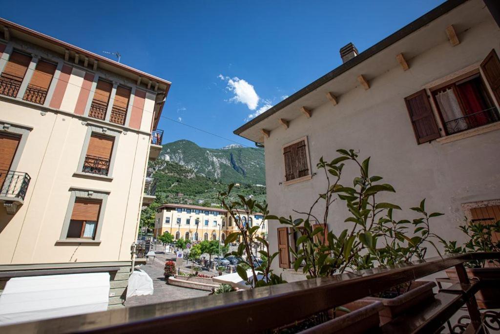 Hotel Lago Di Garda Μαλτσεζίνε Εξωτερικό φωτογραφία