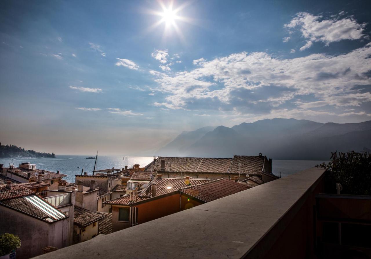 Hotel Lago Di Garda Μαλτσεζίνε Εξωτερικό φωτογραφία